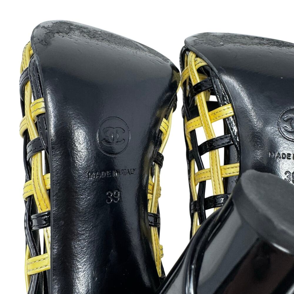 Chanel Black Patent Lattice Heels Yellow Trim CC Logo Pumps EU 39 - Picture 10 of 11